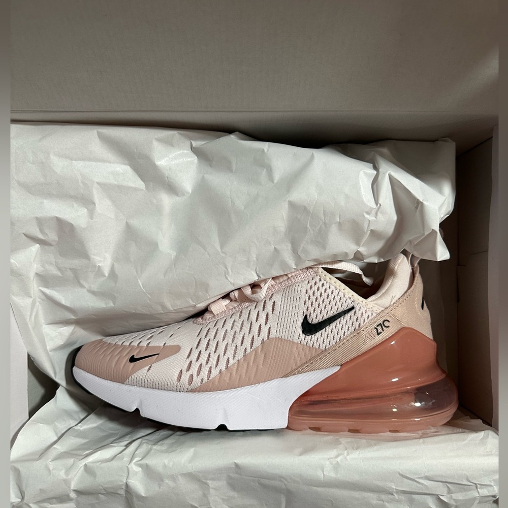 NEW WOMENS AIRMAX 270s IN PINK
